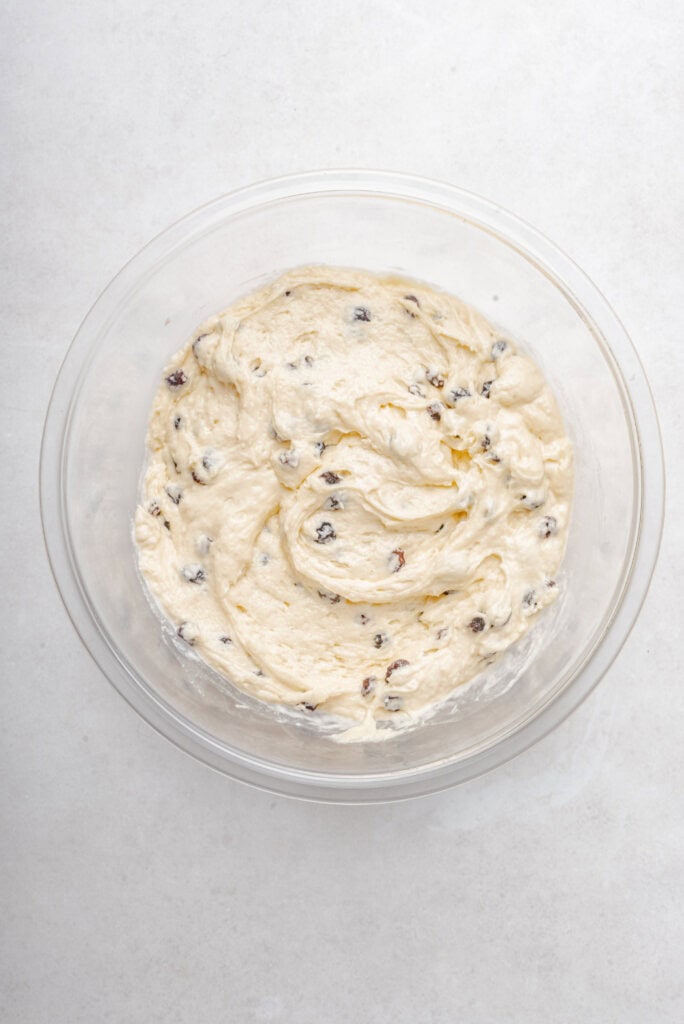 raisin cream pie cookie dough in glass bowl