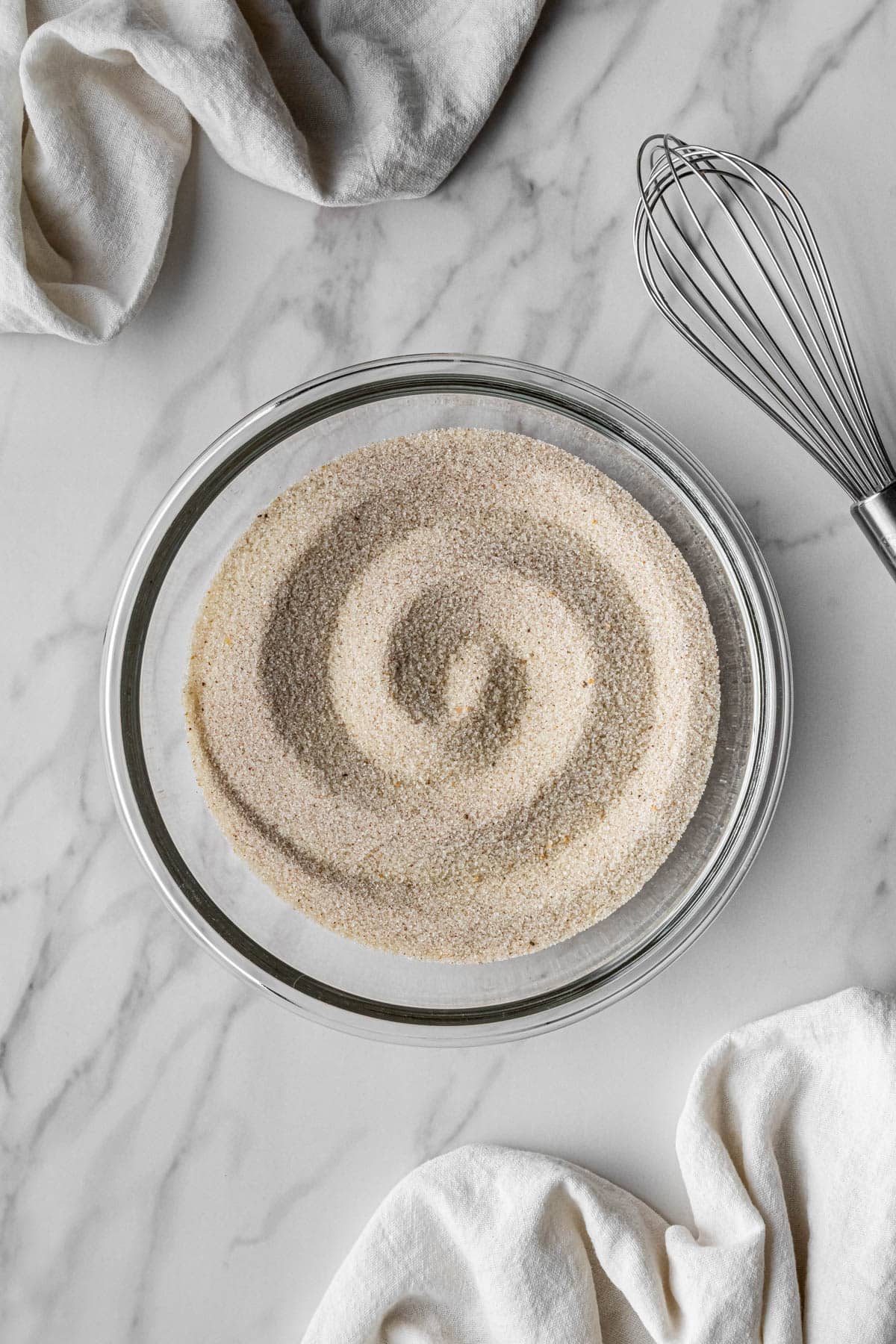 dry rub mixture in clear bowl