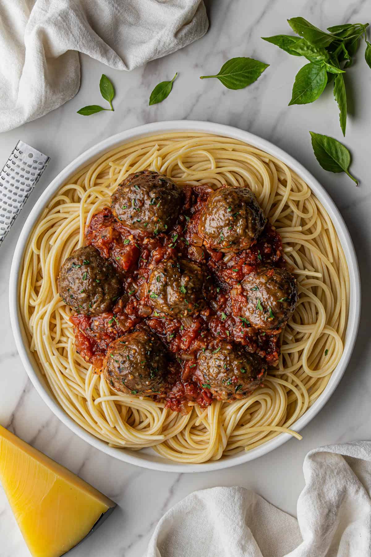olive garden spaghetti and meatballs recipe on a plate