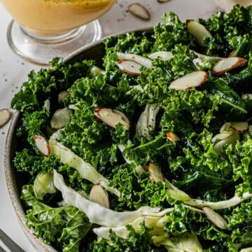 The finished Kale Crunch on a wooden plate.