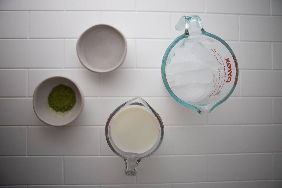 ingredients for the dunkin donuts matcha latte